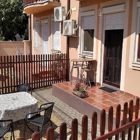 Hellasz Apartman Gyula Dış mekan fotoğraf