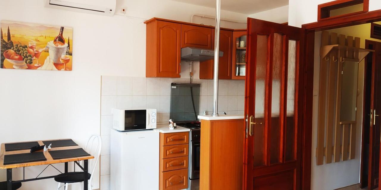 Hellasz Apartman Gyula Dış mekan fotoğraf