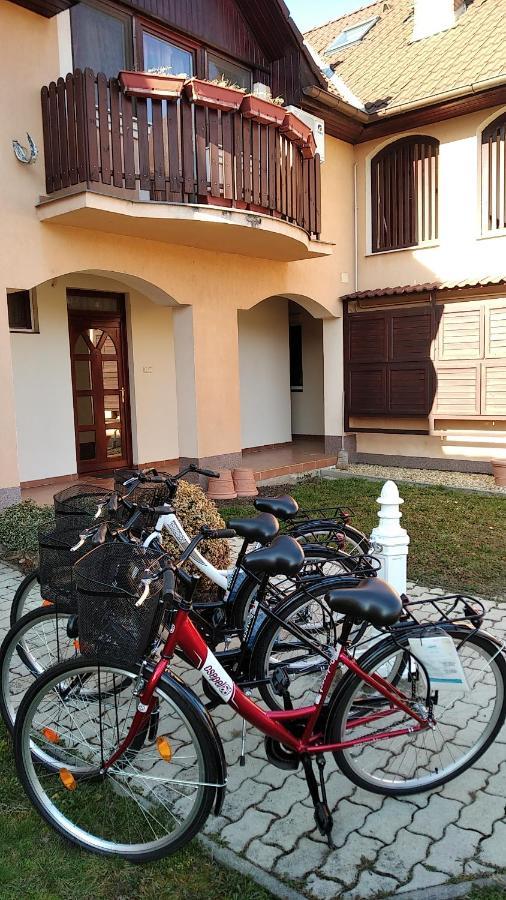 Hellasz Apartman Gyula Dış mekan fotoğraf