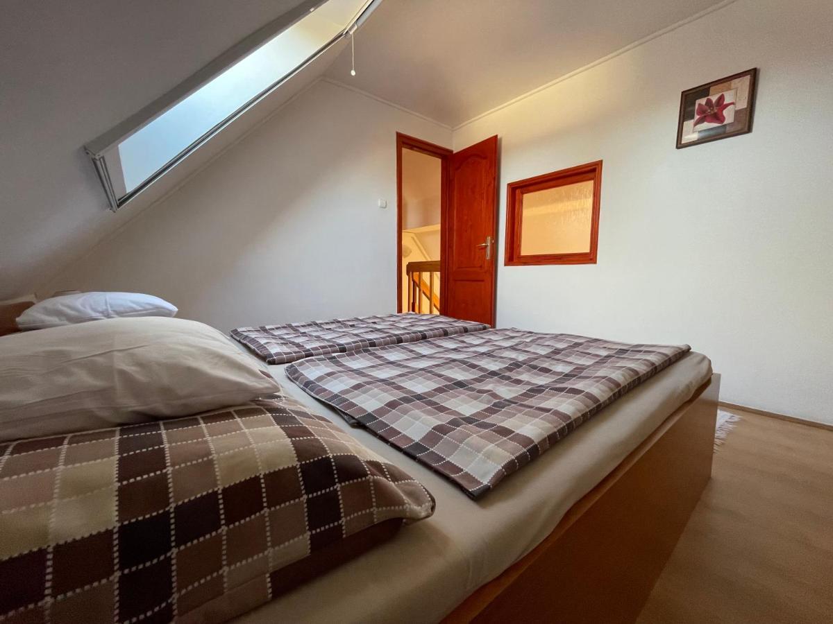 Hellasz Apartman Gyula Dış mekan fotoğraf