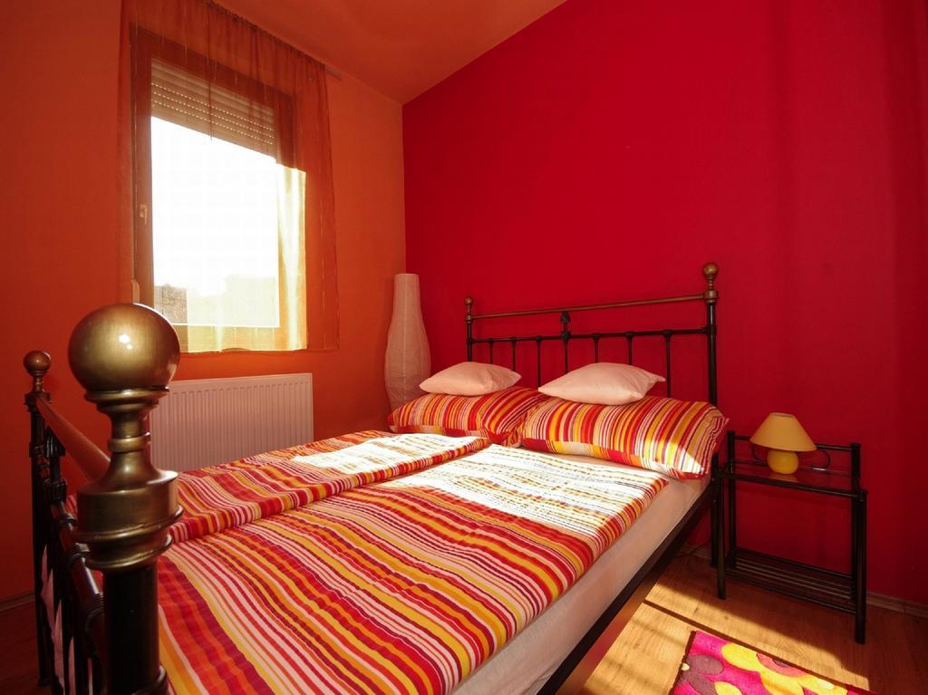 Hellasz Apartman Gyula Dış mekan fotoğraf